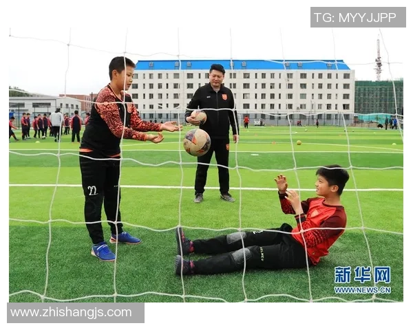 绿茵场上的时尚风潮足球球星如何用鞋子搭配展现独特个性